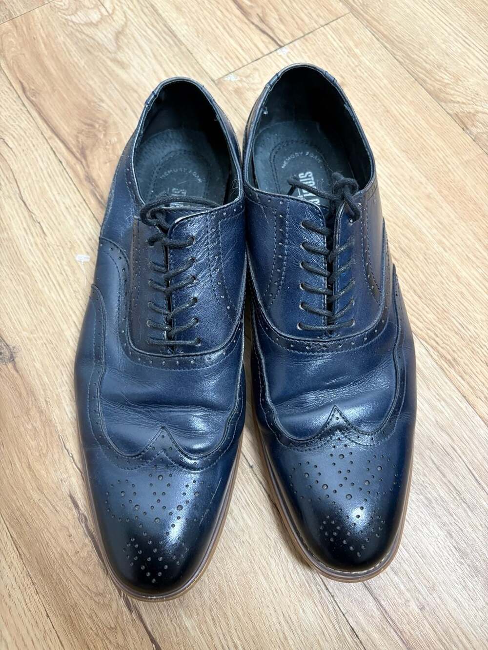 Stacy Adams Dunbar Wingtip Oxford Shoes in Indigo